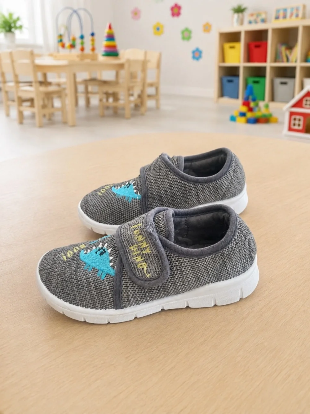 Vty Kids Gray Dinosaur Slip-On Shoes – US 5.5